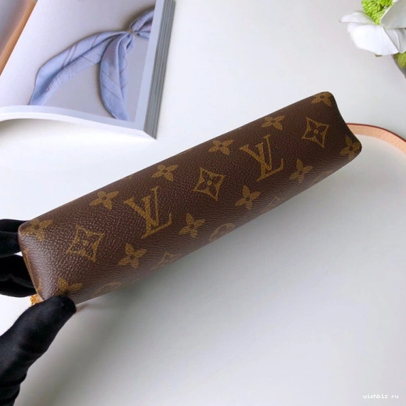 WIS Louis Vuitton CHANELUTCH PALLAS 0807